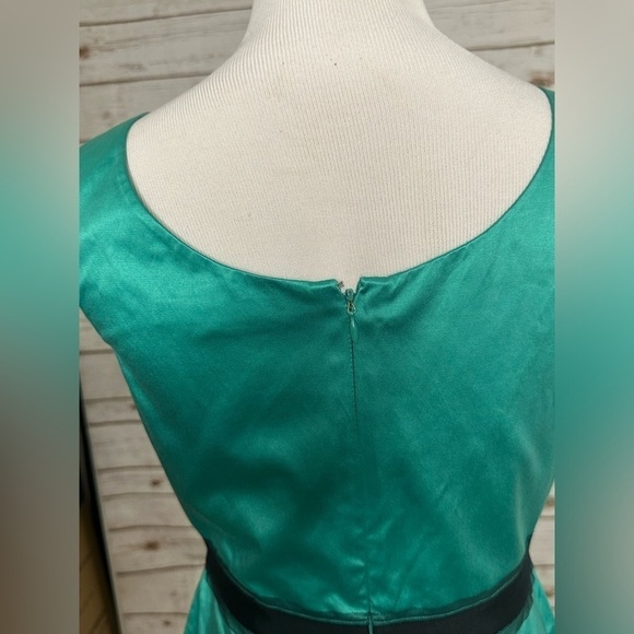 BCBG Max Azria emerald sleeveless sheath cocktail mini dress - Picture 5 of 6